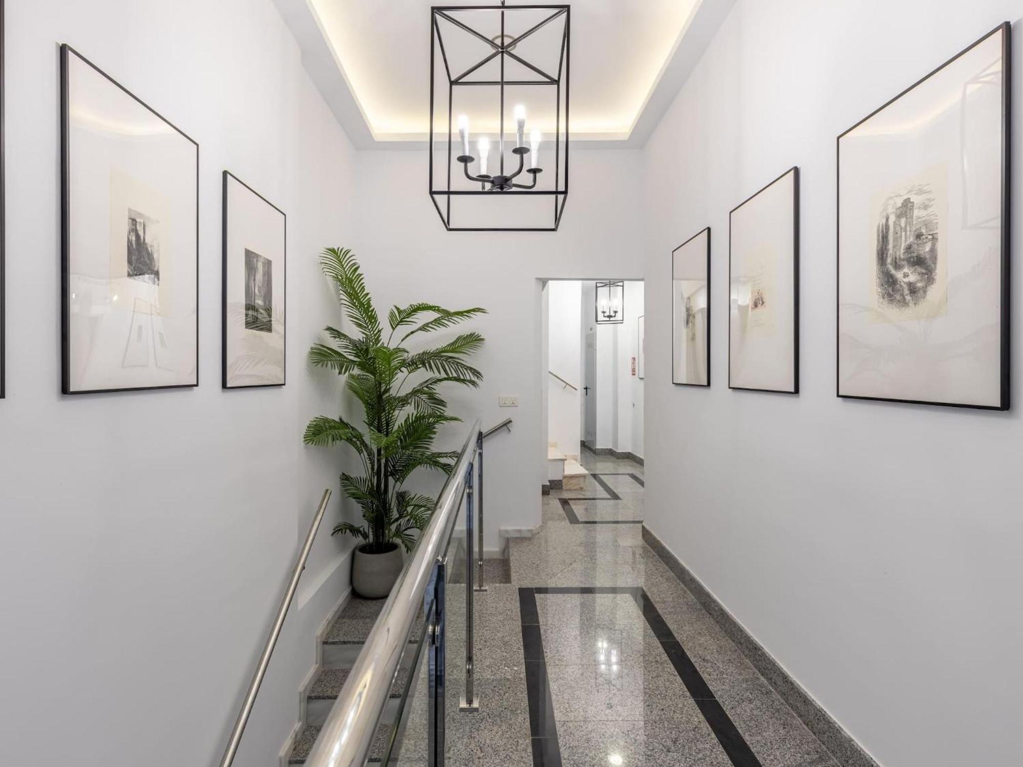 Central Stylish And Elegant 1 & 2 Bedroom Apartments I 그라나다 외부 사진